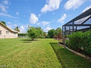 Building Photo - 4240 SE 3rd Ave