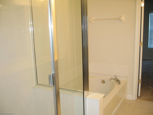 Building Photo - 11177 Castlemain Cir E