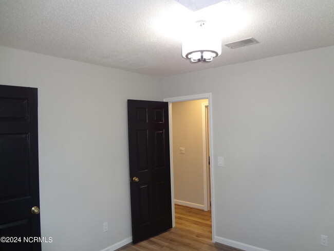 Building Photo - 107 Gates Dr