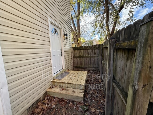 Building Photo - 241 Cambridge St