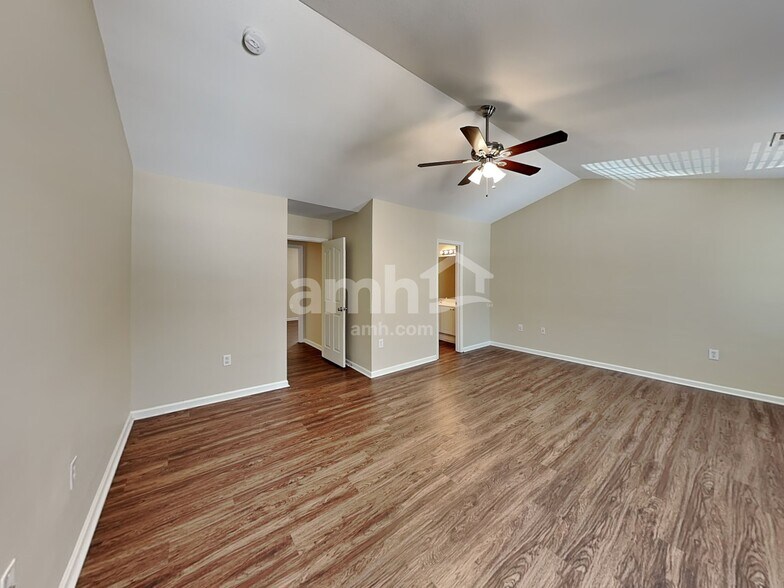 Building Photo - 10325 Turkey Point Dr