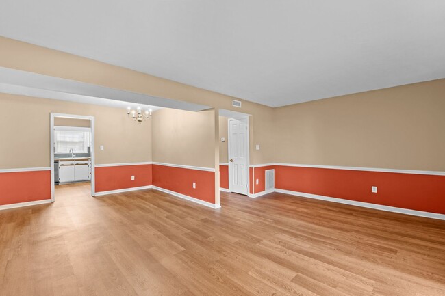 Building Photo - Beautifully Remodeled 3-Bedroom Townhouse ...