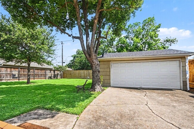 Building Photo - 4831 Stillbrooke Dr