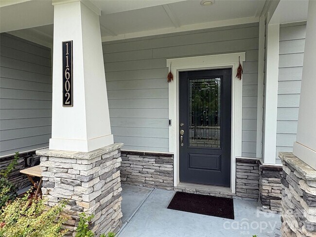 Building Photo - 11602 Clems Branch Dr