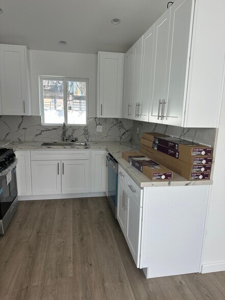 Building Photo - 1298 N Dominion Ave