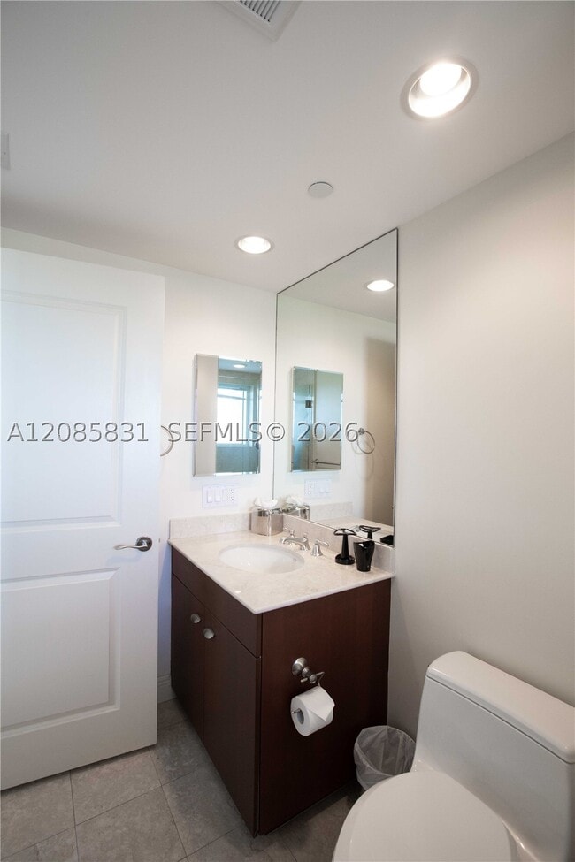 Building Photo - 6000 Island 2602 Is