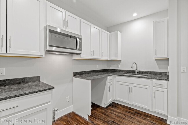 Building Photo - 2282 Belvidere St