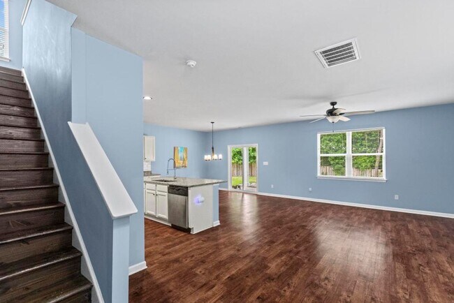 Building Photo - Coastal Living in Sneads Ferry – Open Floor Plan & Cul-de-Sac Lot
