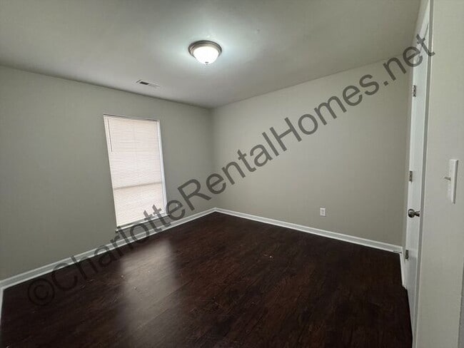 Building Photo - Move-In Ready 3BR/2BA Home with Garage in Mint Hill