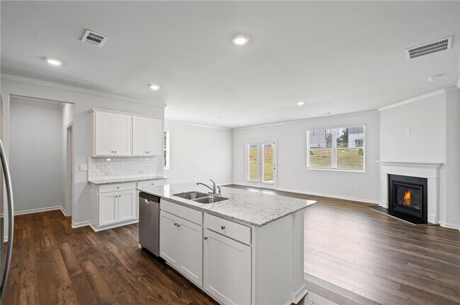Building Photo - 61 Grv Spgs Ct