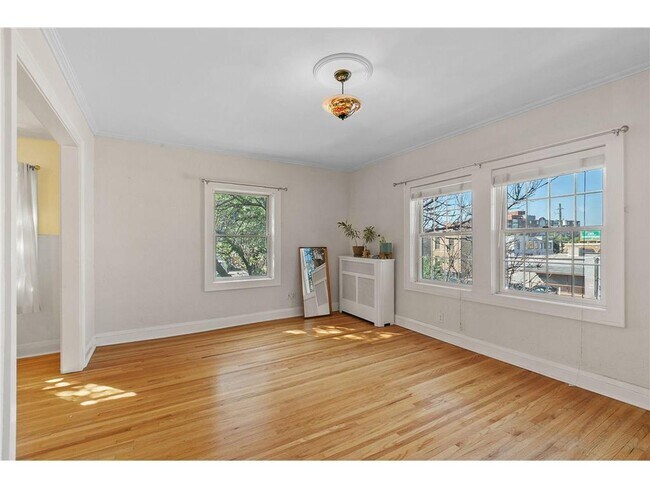Building Photo - 2739 Girard Ave S