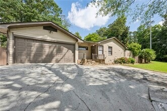 Building Photo - 2762 Dresden Dr