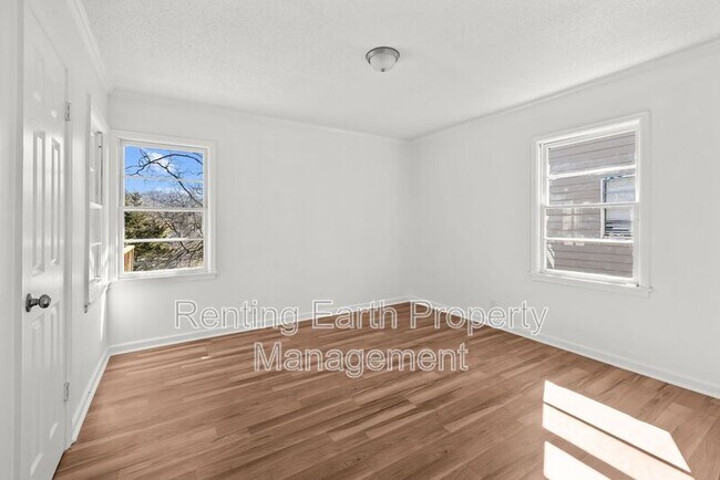 Building Photo - 8025 1st Ave S