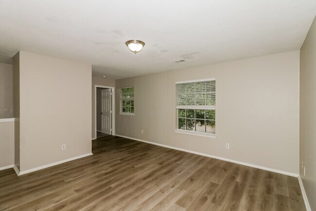 Building Photo - 3923 Rolling Springs Ln