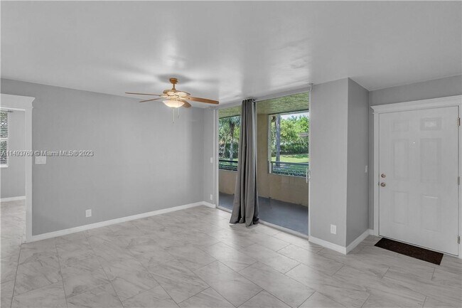 Building Photo - 921 Lyons Rd