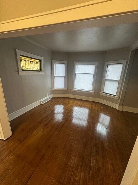 Building Photo - 1450 N 48th St