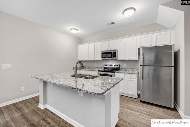 Building Photo - 135 Hunters Grove Dr