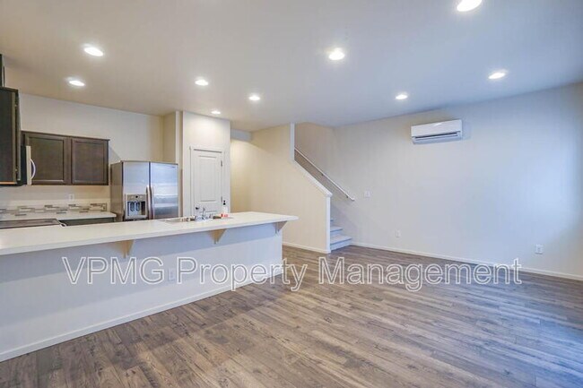 Building Photo - 2105 NE 118th Pl