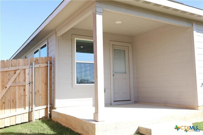 Building Photo - 1056 Chachalaca Ct