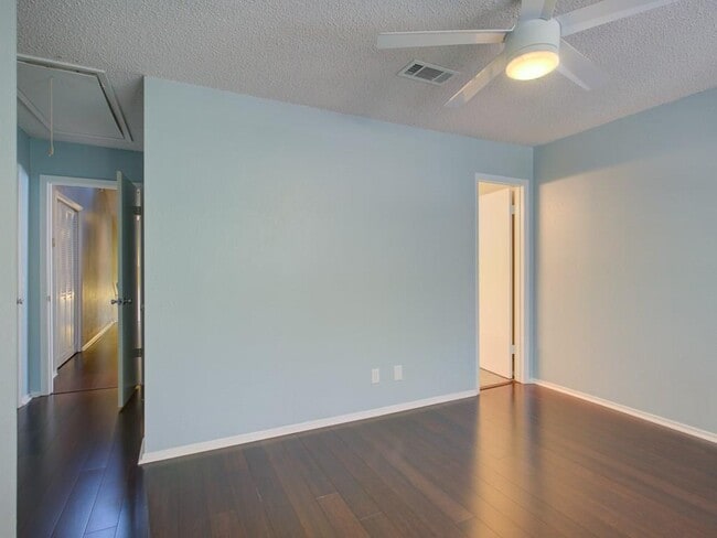 Building Photo - 8402 Tallwood Dr