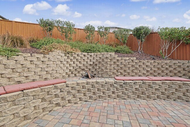 Building Photo - 4865 Peninsula Point Dr