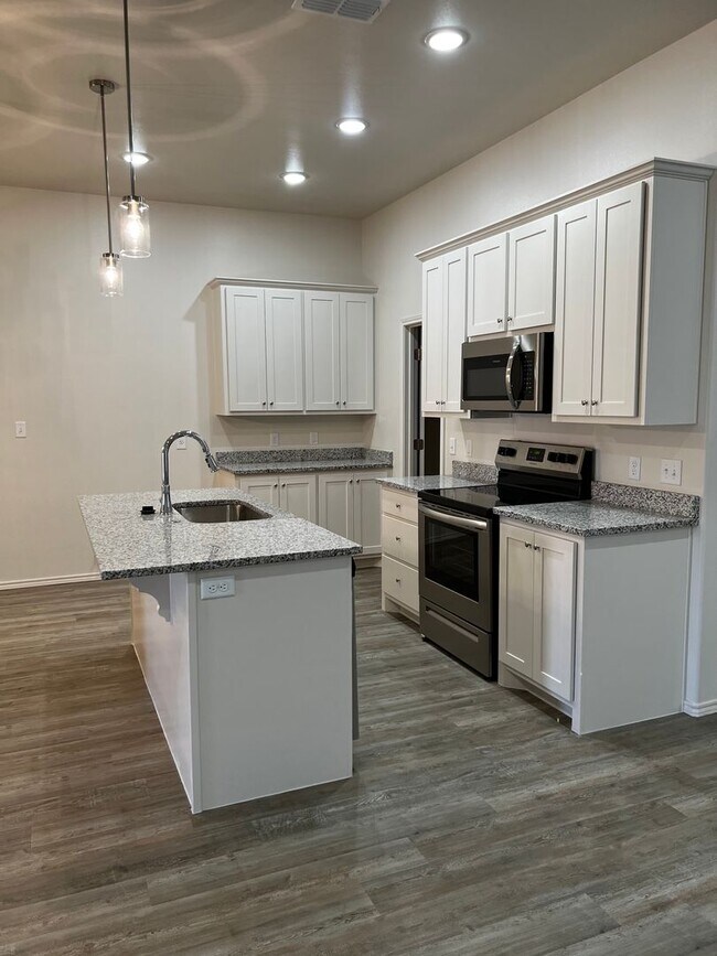 Building Photo - Beautiful 2bedroom New Construction Duplex