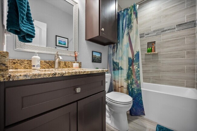 Building Photo - Stunning 3-bedroom, 2-bathroom home on an ...