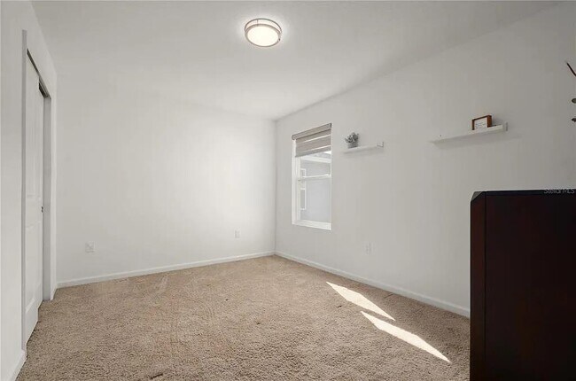 Building Photo - 11842 Sunsail Ave