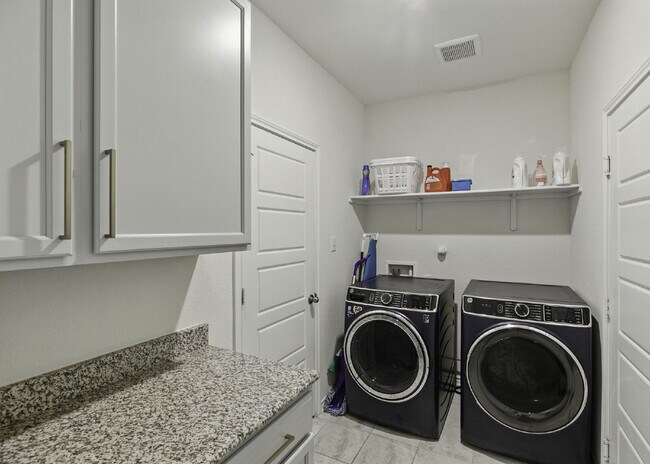 Building Photo - A Cibolo Stunner in Landmark Pointe!
