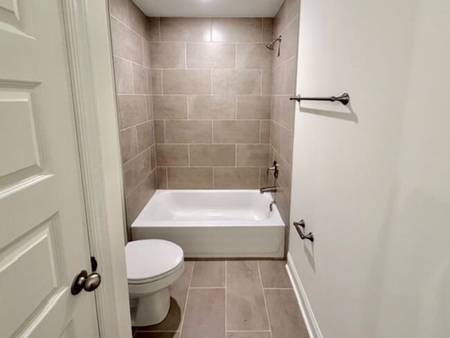 Building Photo - MarchMeadowsWay10262