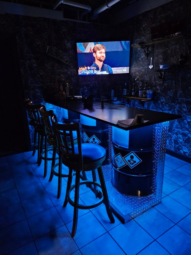 Building Photo - 5724 Lake Rd