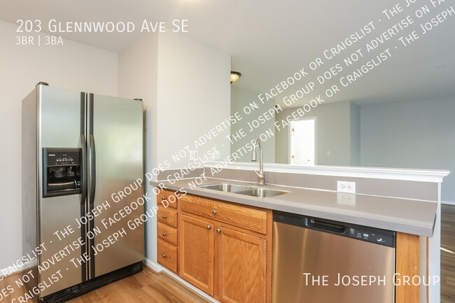 Building Photo - 203 Glennwood Ave SE