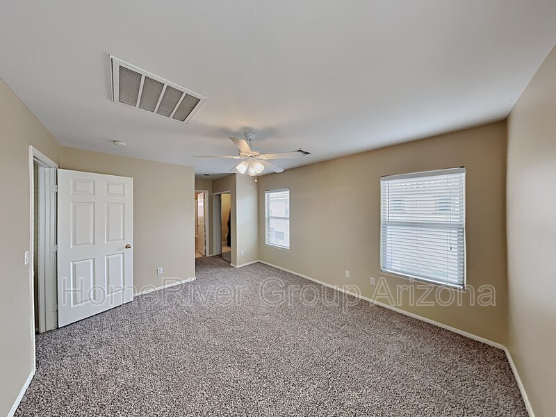 Building Photo - 6413 W Valencia Dr