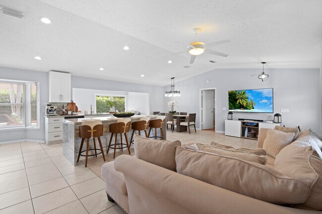 Building Photo - 3238 SW Constellation Rd