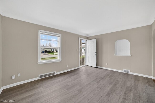 Building Photo - 17208 Lipton Ave