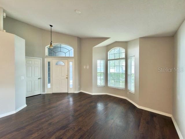 Building Photo - 925 Maple Creek Dr