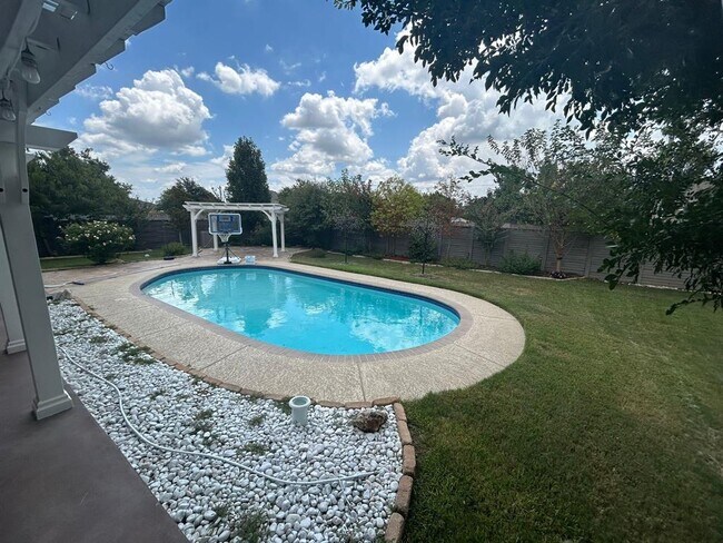 Building Photo - 16731 Marsala Springs Dr