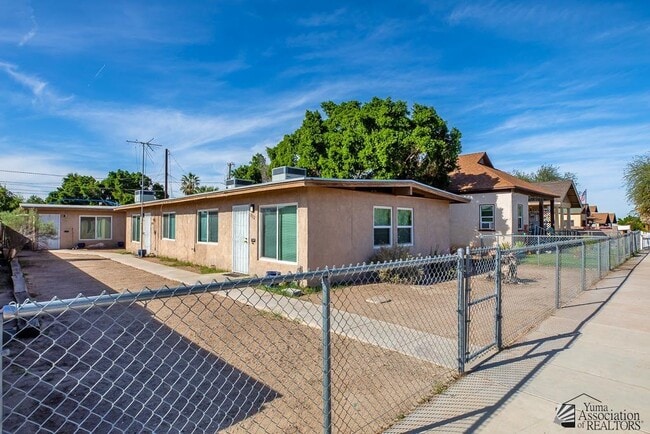 Building Photo - 574 S 2nd Ave