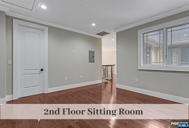 Building Photo - 230 Hillcrest Rd