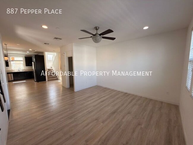 Building Photo - 887 Pepper Pl
