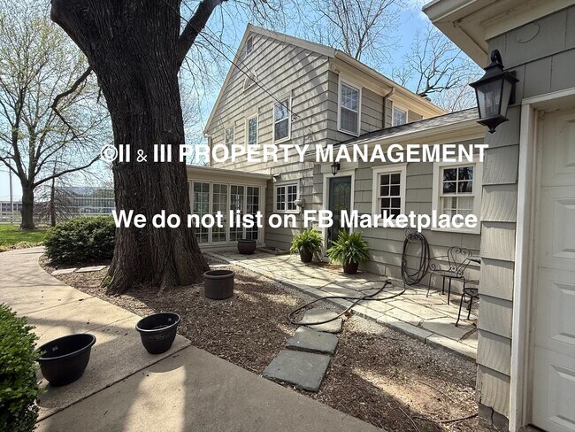 Building Photo - 1314 W Red Bridge Rd