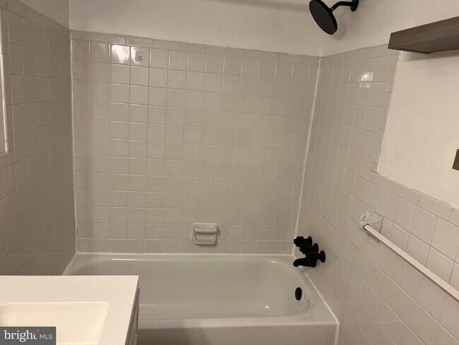 Building Photo - 46 Township Line Rd