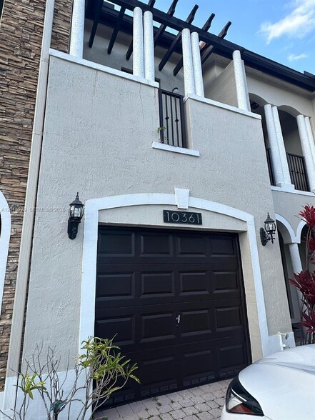 Building Photo - 10361 NW 32nd Ter