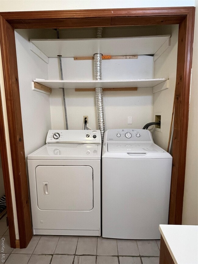 Building Photo - 40 Katrina Falls Rd