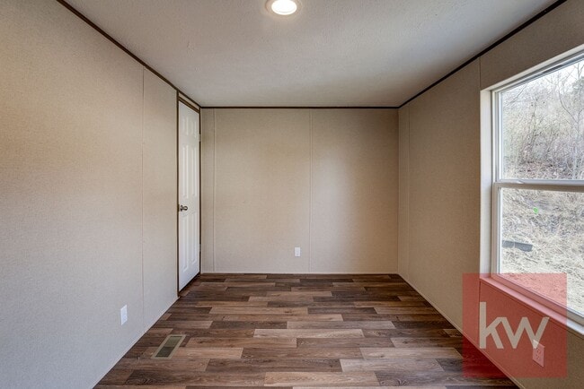 Building Photo - Chestnut St 119/Whispering Hills MHP