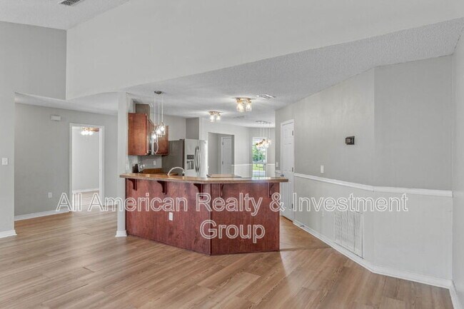 Building Photo - 203 Citadel Ln