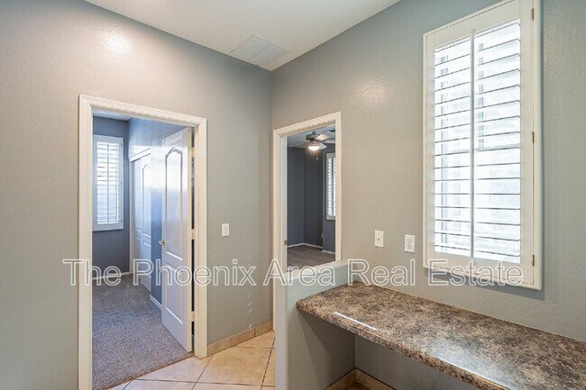 Building Photo - 110 W Cardinal Way