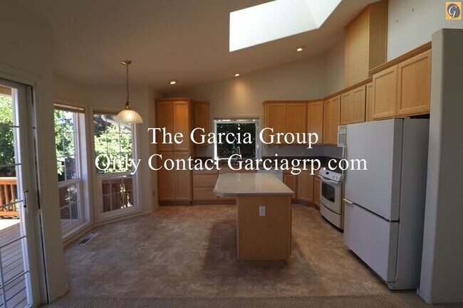 Building Photo - 8955 SW Iowa Dr