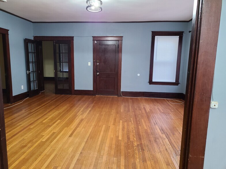 Building Photo - 466 Locust St