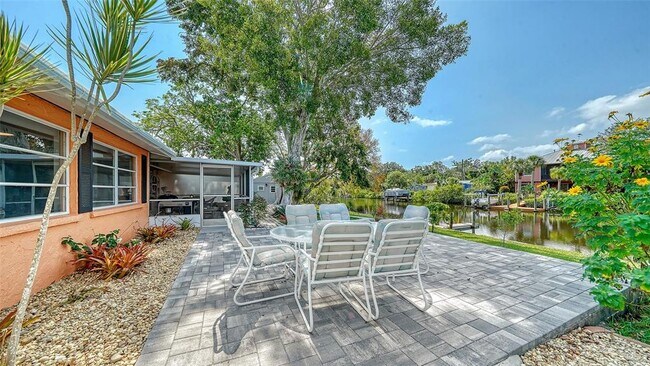 Building Photo - 641 Coral Dr